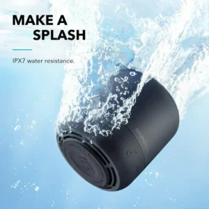 Soundcore Mini 3 immergée dans l’eau, résistante IPX7