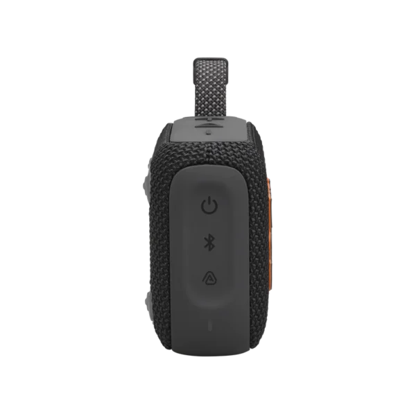 JBL GO 4 - Boutons de commande - fingodor.com Boutons de contrôle de l'enceinte JBL GO 4 pour la gestion de la musique et de l'alimentation.