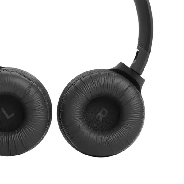 JBL Tune 510BT - Vue des coussinets noirs - fingodor.com Casque JBL Tune 510BT coussinets noirs