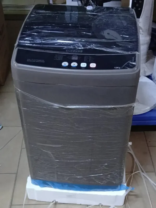 Machine à laver – automatique à ouverture par le haut - fingodor.com Machine à laver automatique de type top avec panneau de contrôle numérique et couvercle transparent.
