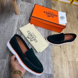 Mocassins Hermès Noir – Élégance sobre et raffinée – Image 1